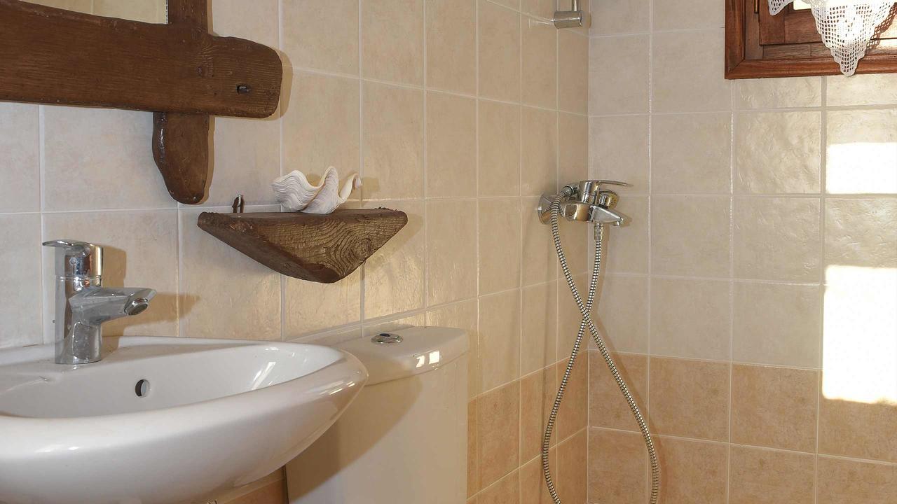 Apartamento Anemos And Almyra Kini Exterior foto